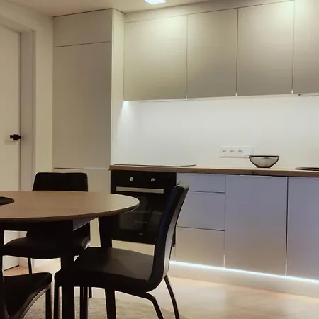 G-47 Near The Parliament - Self Check In *